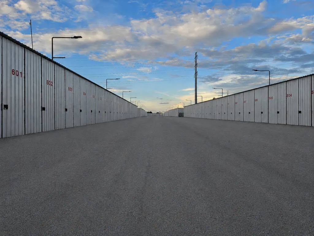 Bettis Boat & RV Storage Faciility Near Braunig Lake